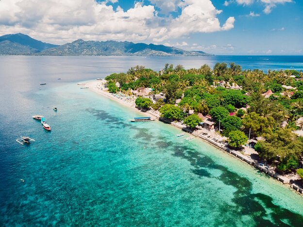 Discover the gems of Indonesia's famous islands on this 11-day adventure