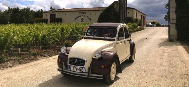 Day Tour : Drive the mythical Citroen 2CV along the Chateau (Private/8Hours) 