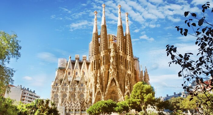 Barcelona Panoramic city tour with Sagrada Familia tour + Parc Guell