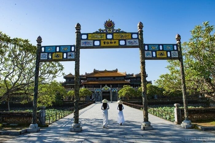 Hue Sightseeing Half Day Tour