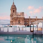 Mid-range rooftop pools in Málaga (Photo courtesy of Molina Lario Hotel)