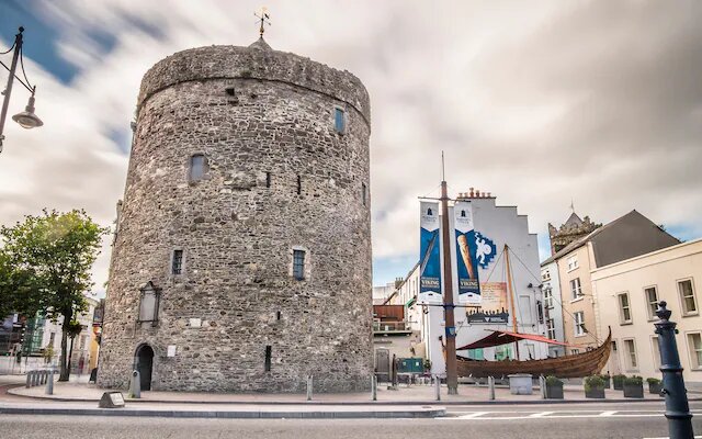 Viking Triangle - King Of The Vikings