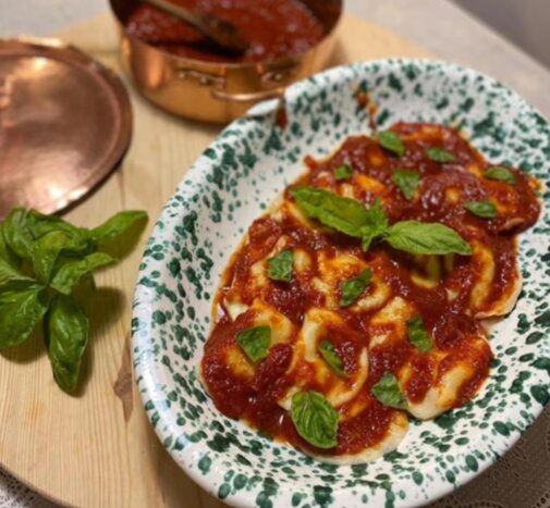 Private Cooking Class and Dining Experience at a Local's Home 