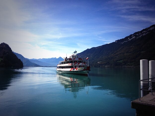 Lake, gorge & waterfall tour around Interlaken!