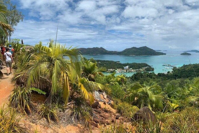 PRASLIN TOUR WITH VALLEE DE MAI & ANSE LAZIO