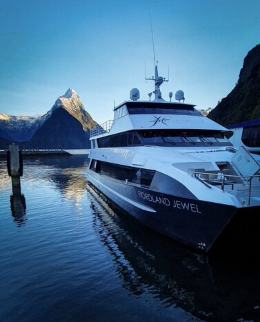 Milford Sound overnight Cruise - Fiordland Jewel 