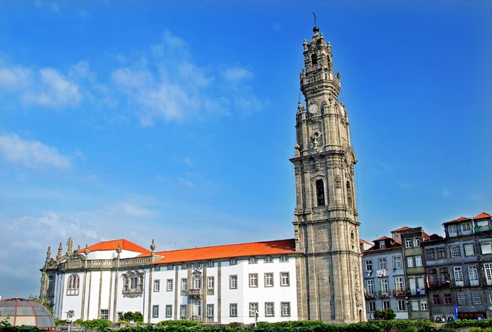 Flavours & Stories of Porto: Private Walking Tour & Mercado do Bolhão Visit