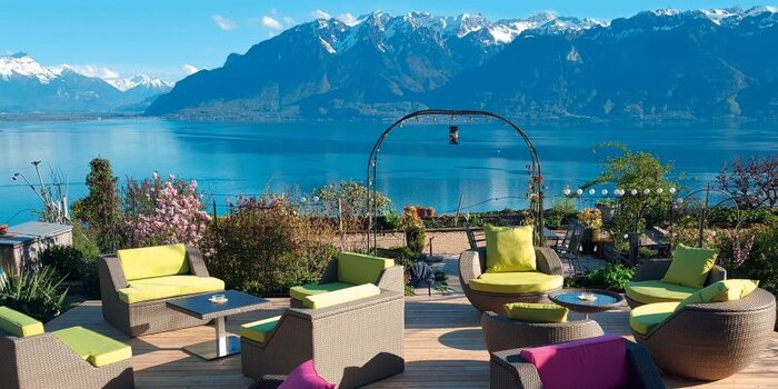 Wine tasting with Swiss Cheese & Charcuterie in Chexbres Lavaux vineyards domain (30min by train from Montreux)