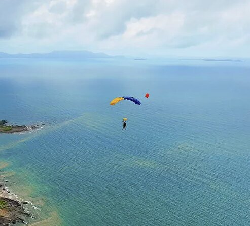 Skydive Airlie Beach