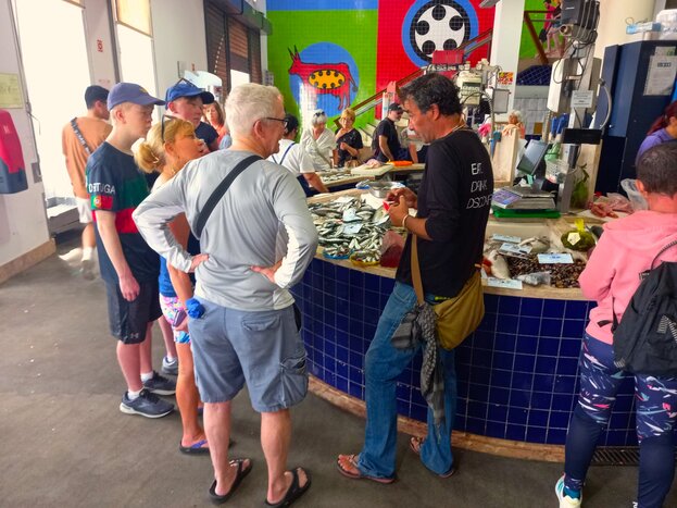 Eat with a Local & Market Tour & Lunch at Private Country House