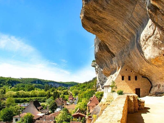 Travel back in prehistory at Grotte de Font-de-Gaume, Les Eyzies