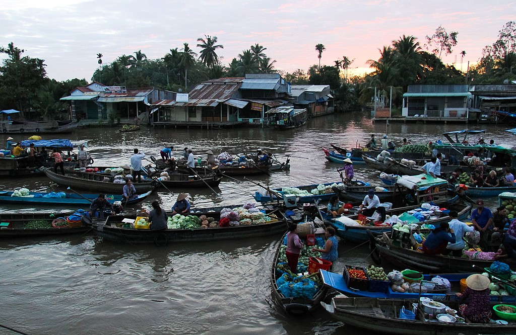Cai Rang floating market