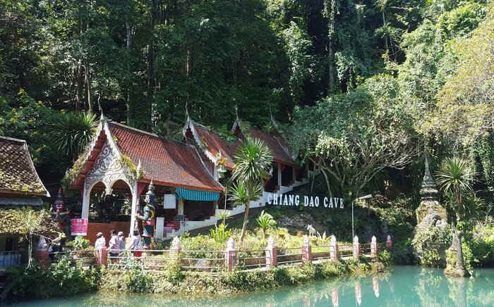 Chiang Dao Cave & Art Village Baan Kang Wat Visit