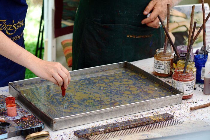 Paper marbling workshop with a local artisan