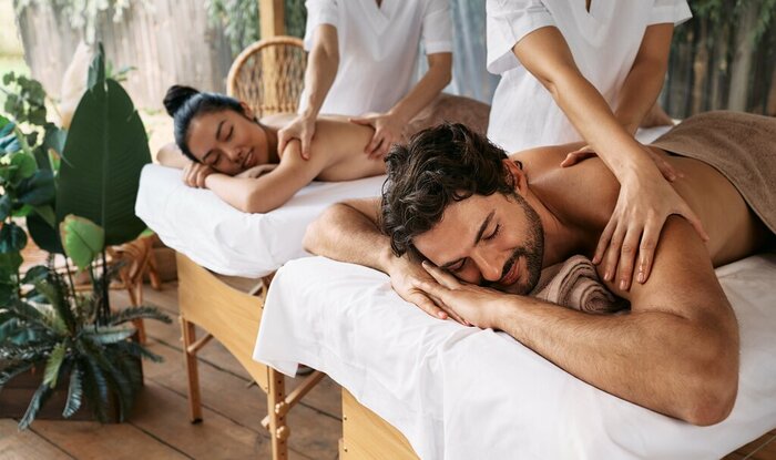 Relax and refresh with an aromatherapy massage on a luxury trip to Thailand