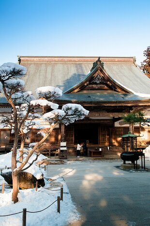Discover Hiraizumi: Chusonji Temple, Motsuji Temple, and Genbikei Gorge