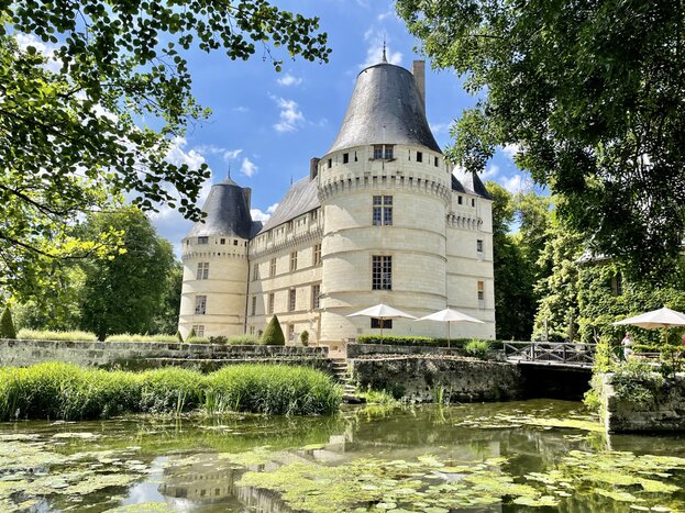 Loire Valley Châteaux & Vouvray Wine Tasting Day Trip