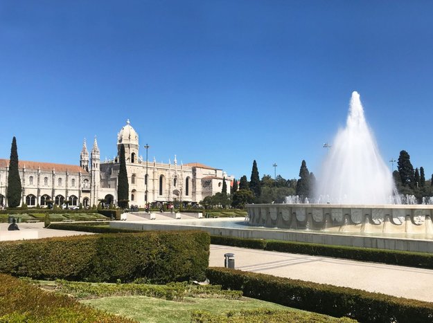4-Hour Private Driver and Guide Tour of Belém with Jerónimos Monastery Visit