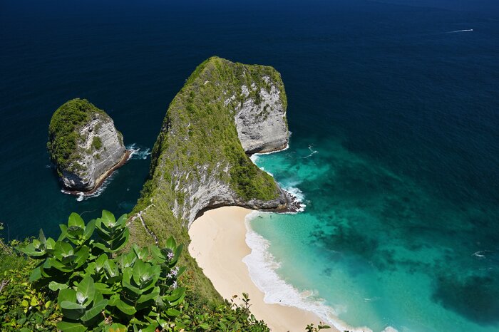 Hike to this viewpoint above Kelingking Beach on your last full day of the trip