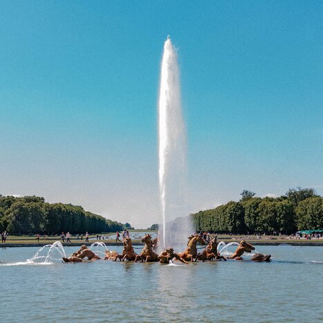 Versailles palace and gardens tour for families