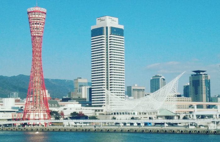 Half Day Hakutsuru Sake Brewery Museum and Kobe Harborland Tour
