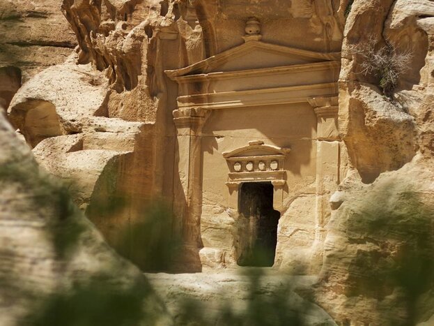 Petra - Little Petra visit - Wadi rum 02 hrs Jeep tour 4x4 