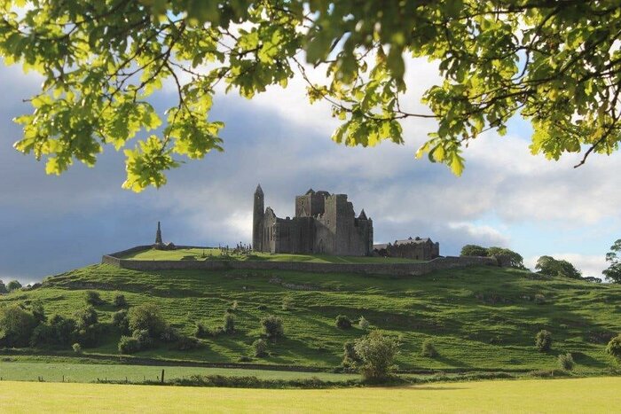 Blarney Castle, Rock of Cashel & Cork Tour from Dublin