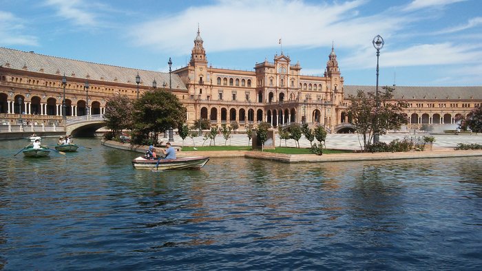 Plaza de Espana in Seville (Photo courtesy of Dalia Goldberg)