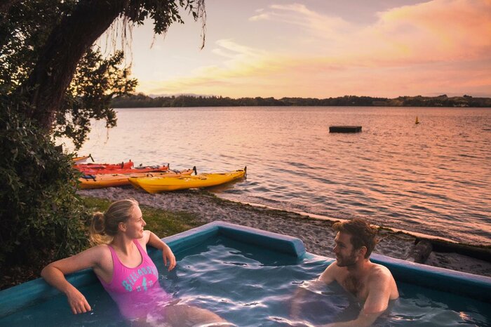 Starlight Gourmet Kayak Tour - Glowworm Caves