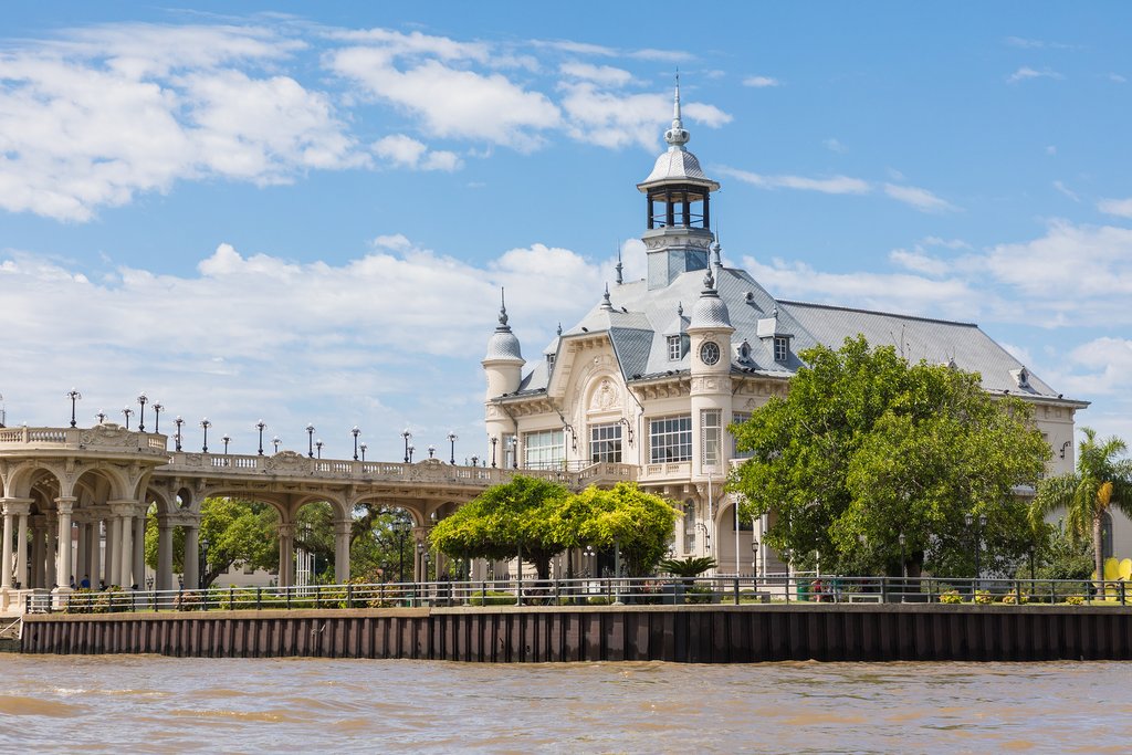 The palatial Museo de Arte