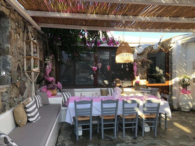 Traditional Dinner at the Mykonian Spiti