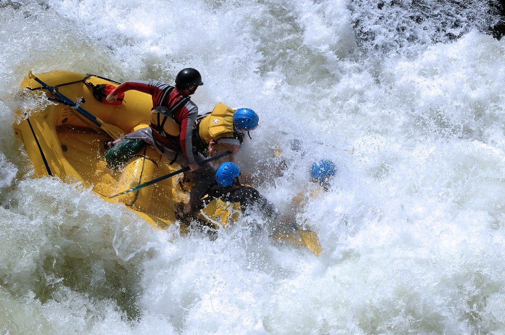 Best 5 Whitewater Rafting Tours in Costa Rica For Every Level | kimkim