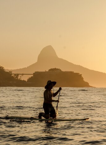 Kayak around Tijuca Island 