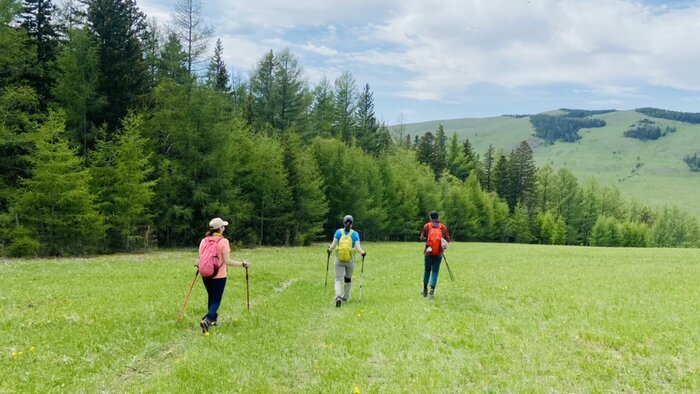 Hiking to the Mt. Tsetsee Gun peak (2268 m)