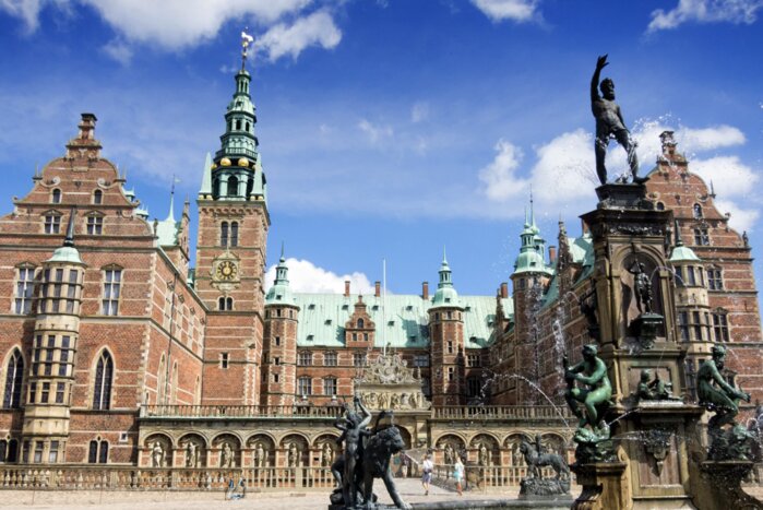 Northern Zealand Private Day Trip with Kronborg & Frederiksborg Castle Visit