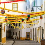 Explore the streets of Evora 