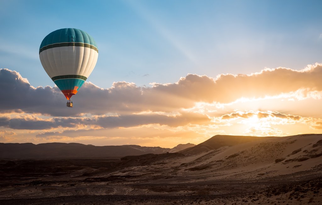 Hot-air ballooning over the Veld