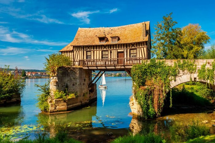Impressionists in Normandy: Private day trip to Monet's gardens in Giverny & Rouen From Paris