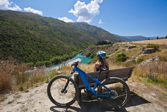 Bike the Valley of the Vines from Arrowtown- Return Shuttle from Queenstown