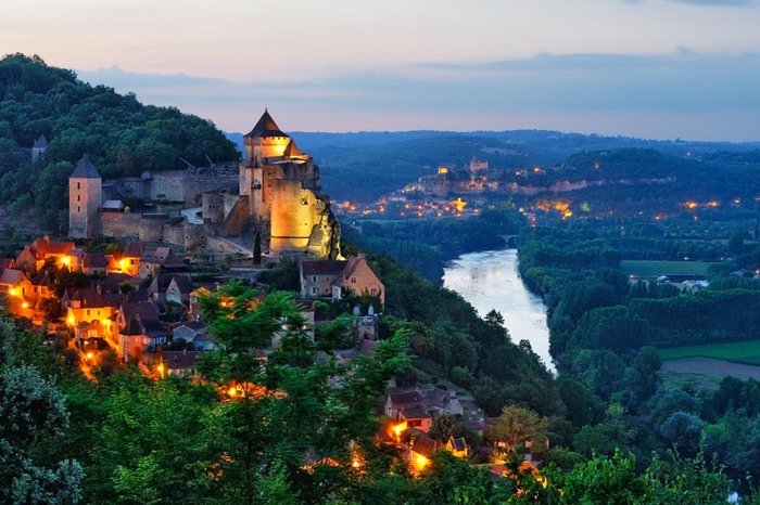 Explore of Beynac-et-Cazenac & Visit Beynac Castle (Entrance Tickets Included)