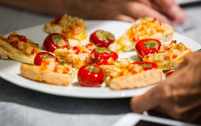 Cinque Terre Full Day Tour with Lunch in a Vineyard