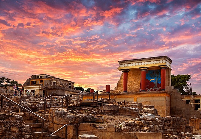 Explore the Palace of Knossos and Heraklion City