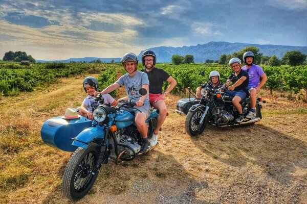 Vintage Side car Wine tour in the Luberon 