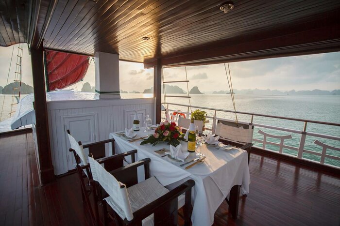 Cap La - Vung Dang - Cong Dam (Indochina Junk)