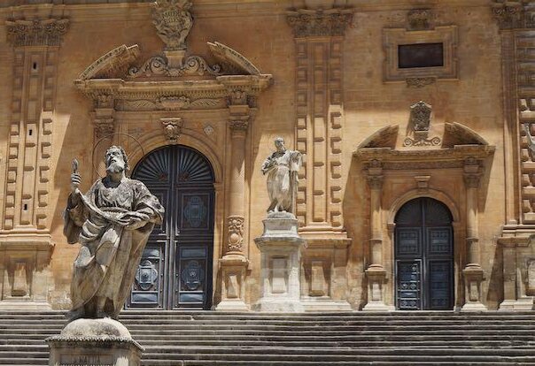 Excursion to Modica, chocolate workshop and Sicilian passito wine tasting in a local family winery