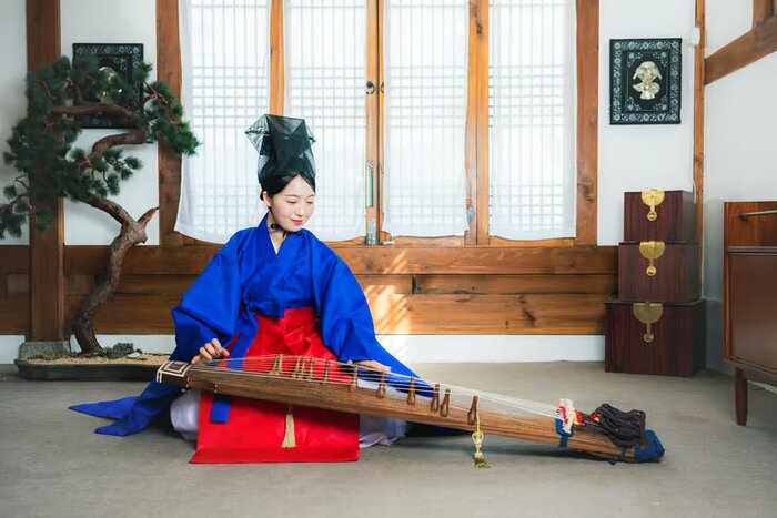 Jinyeon: Korean Traditional Music Performance with Modern vibes