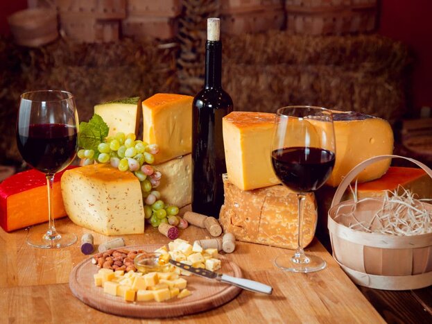 Cheese, Wine & Deli Tour in Naxos! 