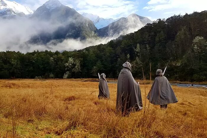 Lord of Rings Full-Day Tour around Queenstown Lakes by 4WD 