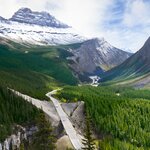  Follow the scenic Icefields Parkway from Jasper to arrive at pristine Lake Louise