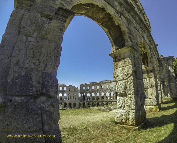 Visit Pula
